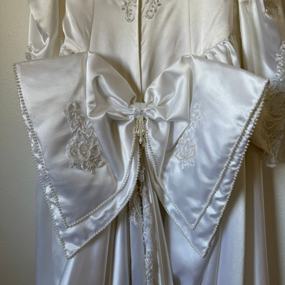 Vintage Lili International 80s Wedding Dress Satin Lace Puff Sleeve Back Bow - Picture 12 of 16
